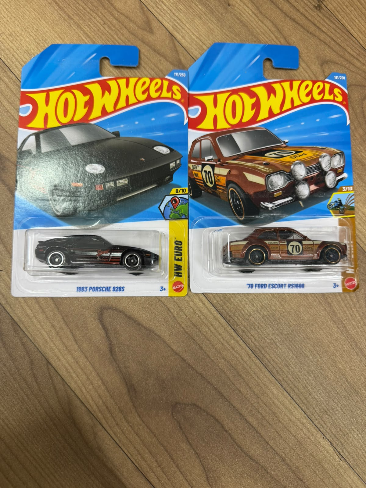 SINGLE HOT WHEELS CAR 1983 PORSCHE 9286 AND 70 FORD ESCORT RS1600