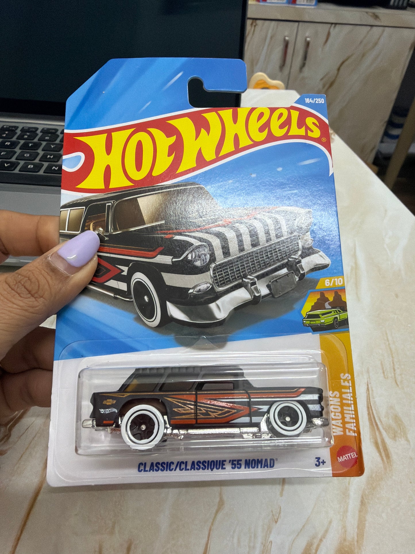 SINGLE HOT WHEELS CAR CLASSIC / CLASSIQUE 55 NOMAD