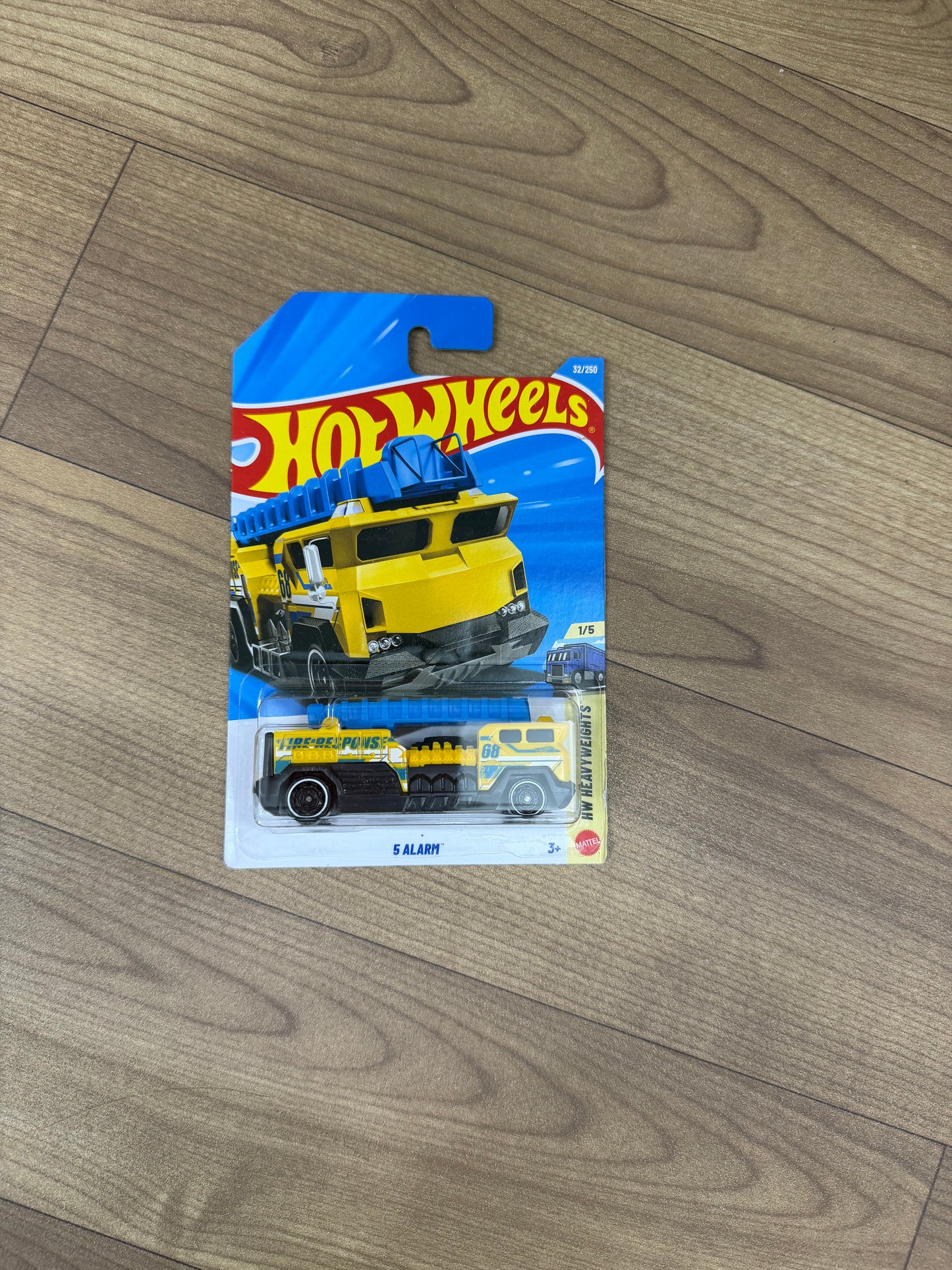 SINGLE HOT WHEELS CAR 5 ALARM