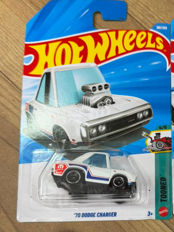 SINGLE HOT WHEELS CAR 70 DODGE CHARGER