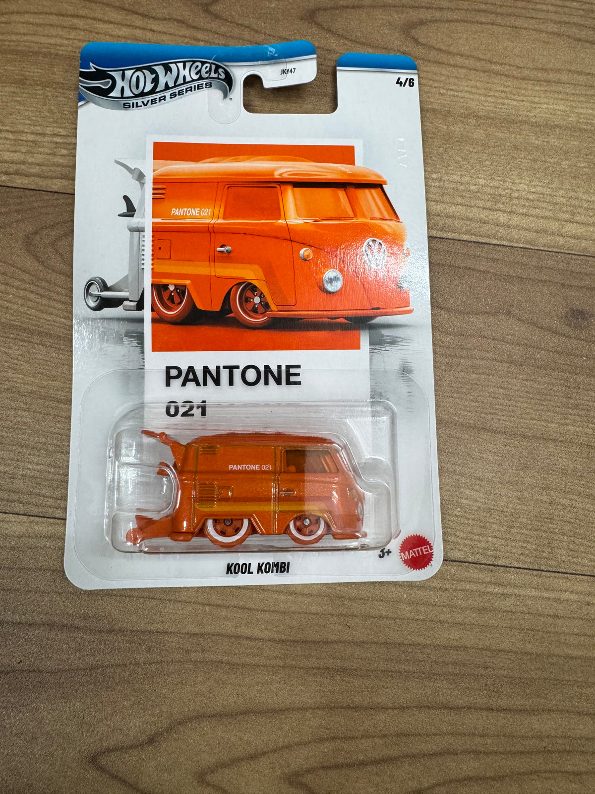 Hot Wheels- PANTONE 021- KOOL KOMBI