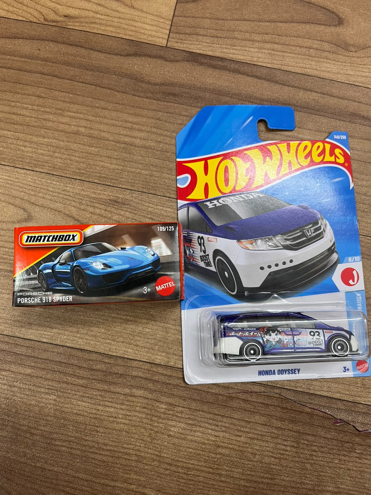 PORSCHE 918 SPYDER(MATCHBOX CAR) AND HONDA ODYSSEY HOTWHEELS SINGLE CAR