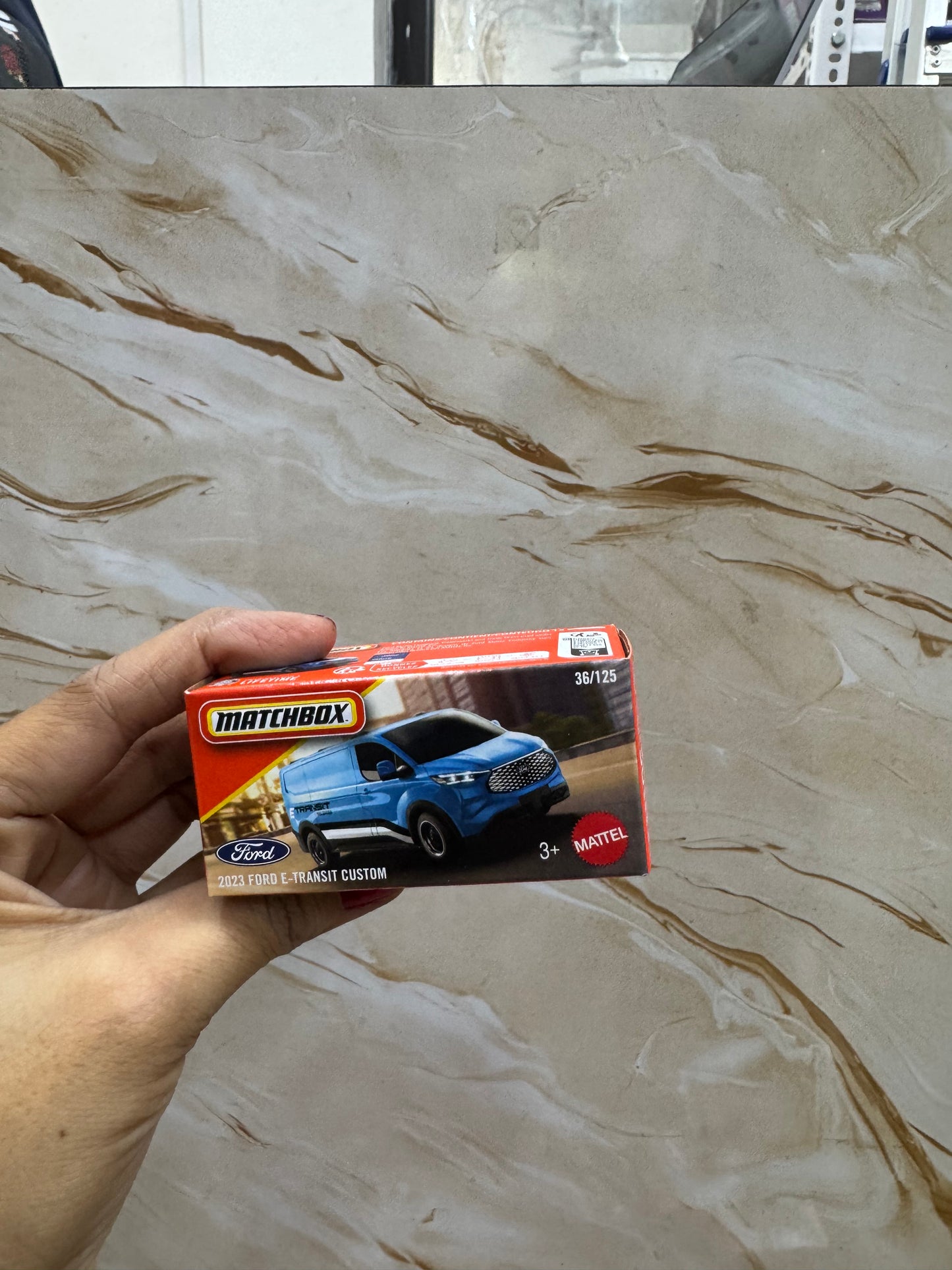 Matchbox: 2023 FORD E- TRANSIT CUSTOM