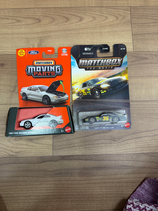 1995 FORD MUSTANG SVT COBRA R- FWD28_MOVING PARTS MATCHBOX AND CHEVY STOCK- CAR (MATCHBOX CAR)