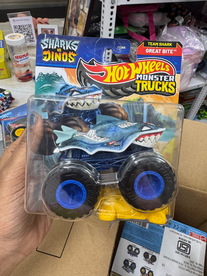 Hot Wheels Monster Trucks, 1:64 Scale Die-Cast Toy