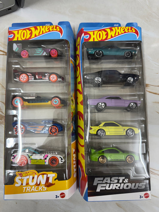 Hot Wheels 2026 Diecast Cars - Pack of 5- Fast & Furious AND HW Stunt Tracks