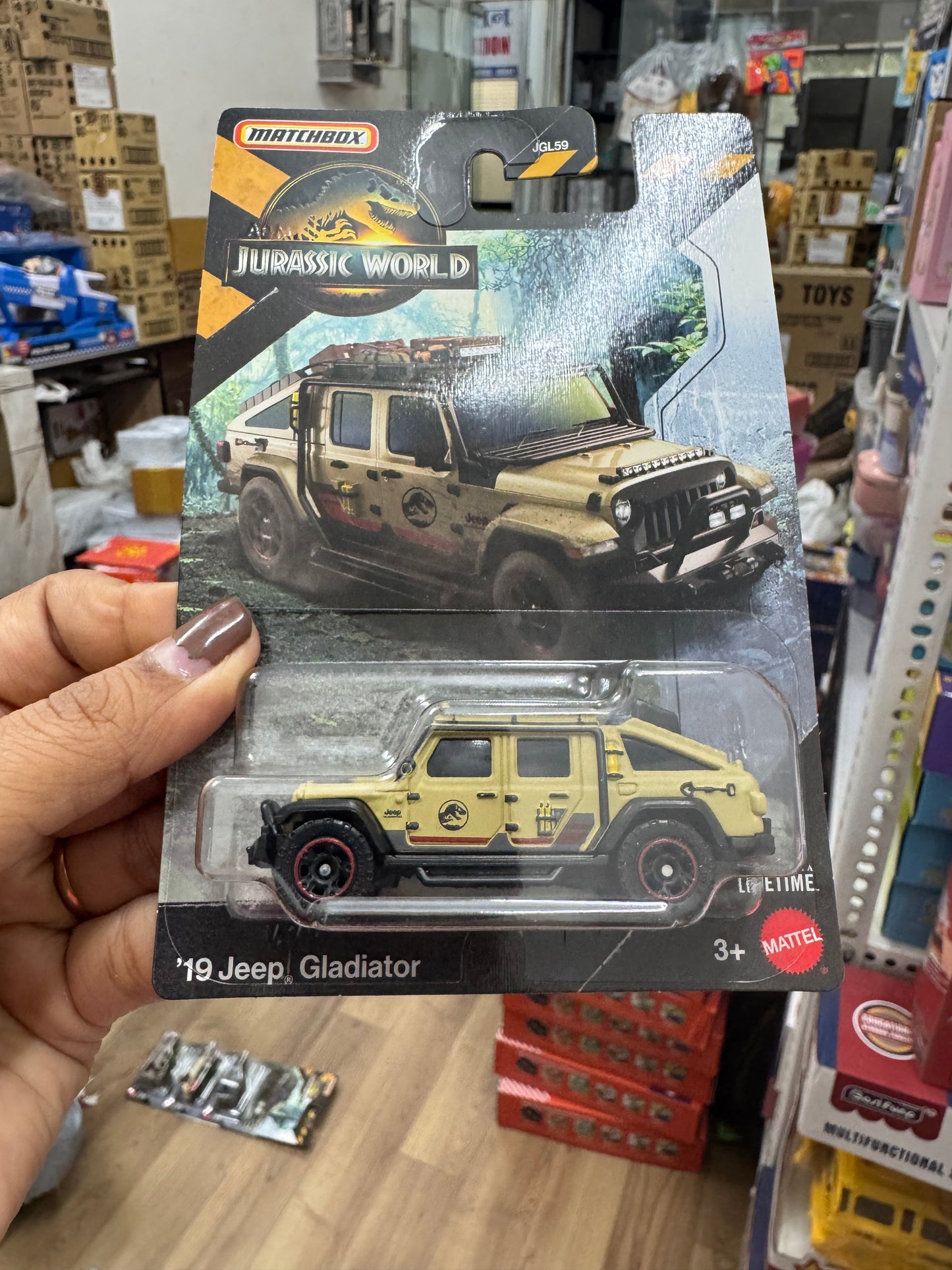 MATCHBOX JURASSIC WORLD 19 JEEP GLADIATOR