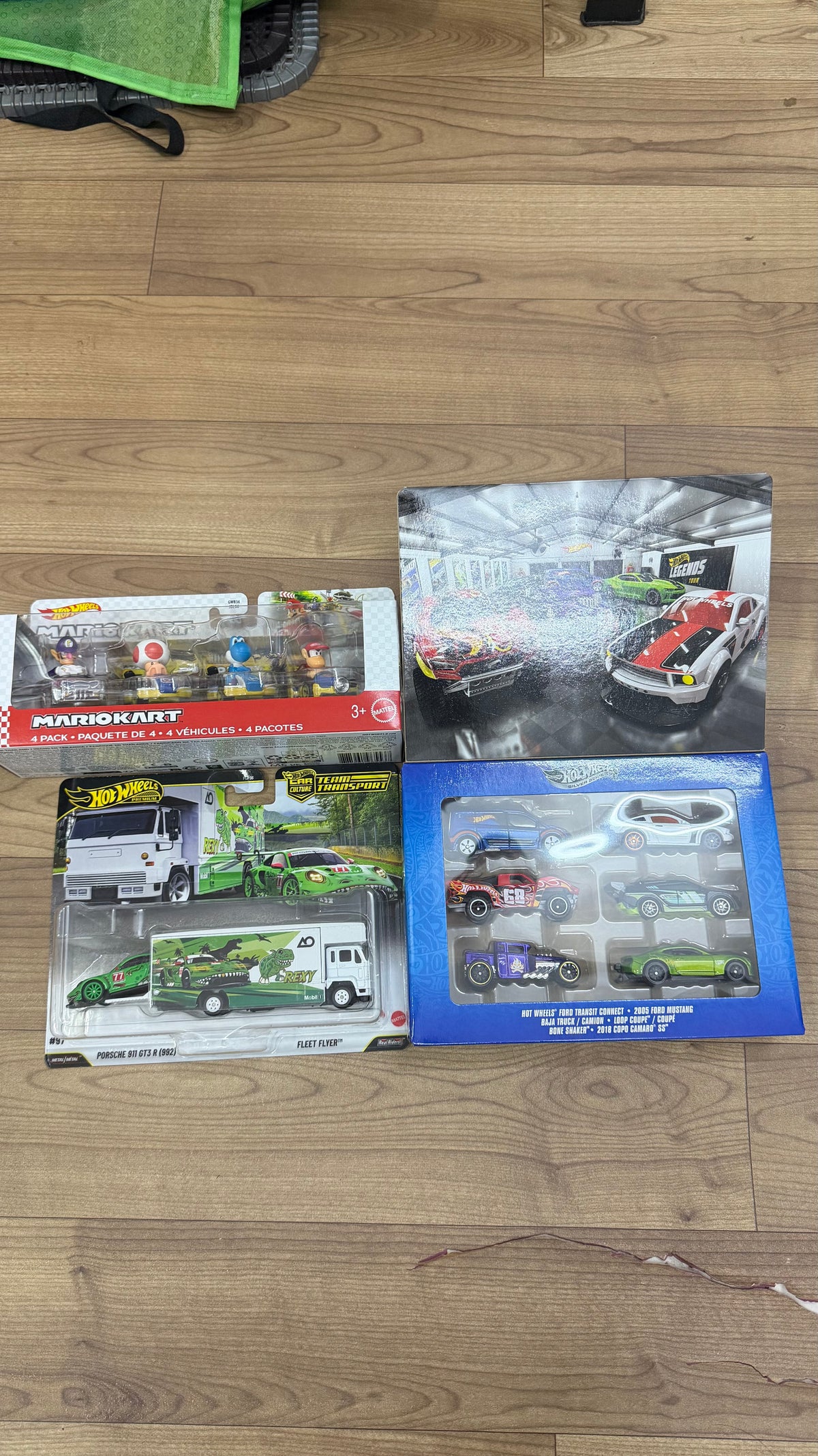 FLF56- HOT WHEELS CAR CULTURE-TEAM TRANSPORT- PREMIUM