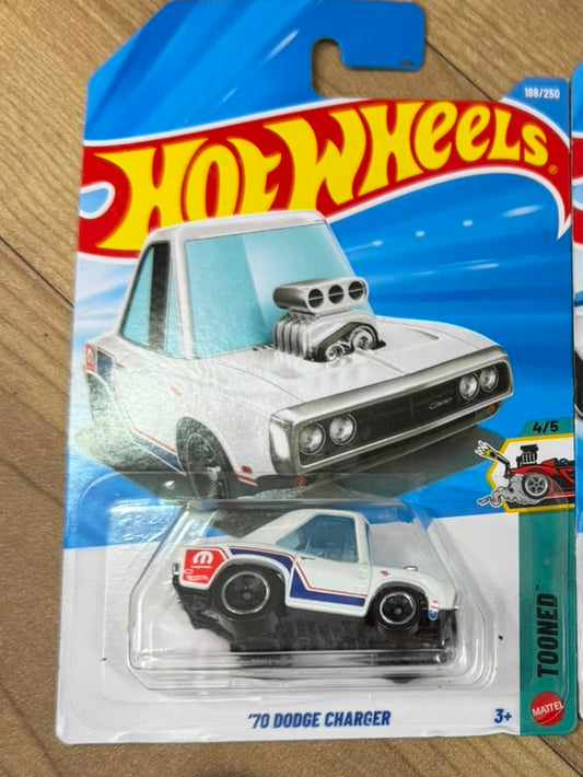 SINGLE HOT WHEELS CAR 70 DODGE CHARGER