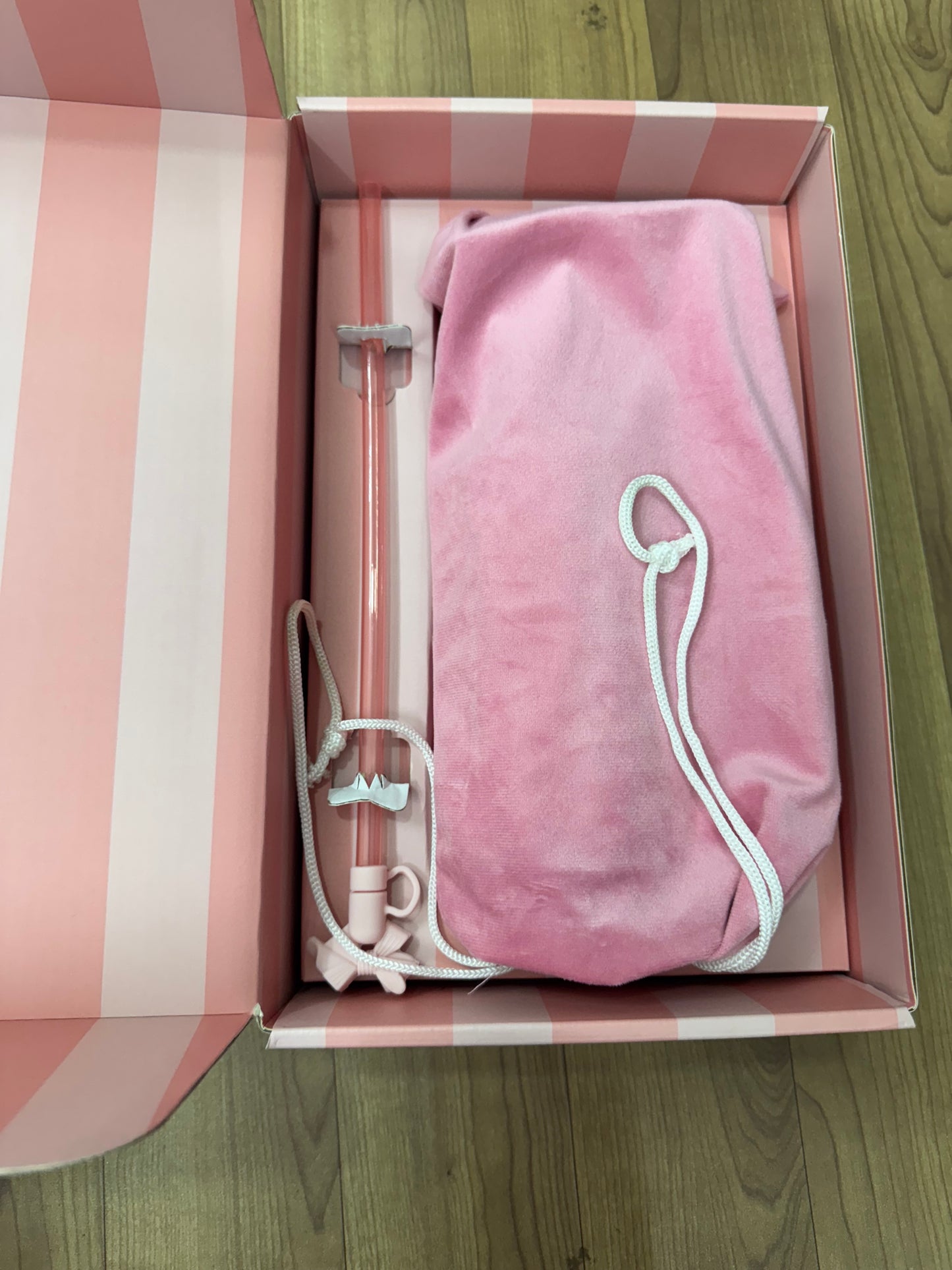 QUENCHER H2.0 TUMBLER | 40 OZ ( Kawaii Cabana Collectible LABUBU - LIMITED EDITION )