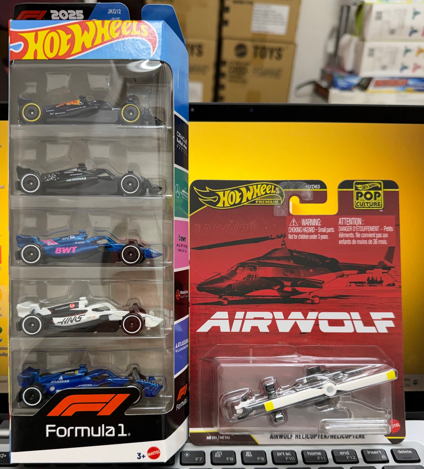 Hot Wheels 2026 Diecast Cars - Pack of 5- FORMULA 1 AND AIRWOLF HELICOPTER