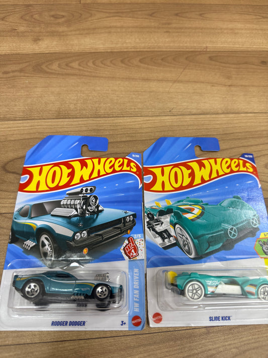 SINGLE HOT WHEELS CAR RODGER DODGER AND SLIDE KICK