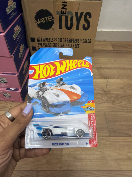SINGLE HOT WHEELS CAR SUPER TWIN MILL