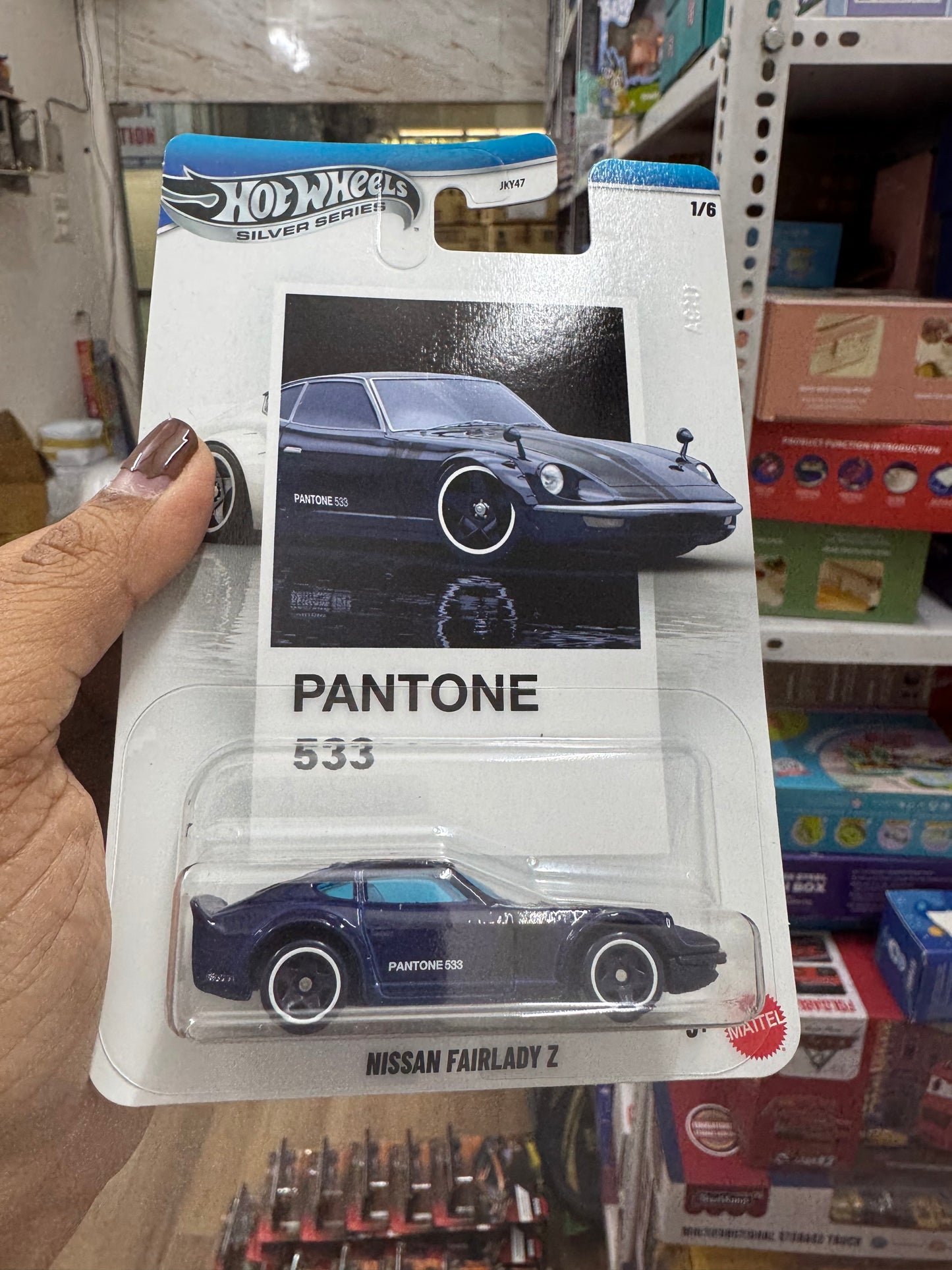 JKY47 (HW  PANTONE AST)- Hot Wheels 2026 Pantone Collection Silver Celebration Series 1:64 Scale