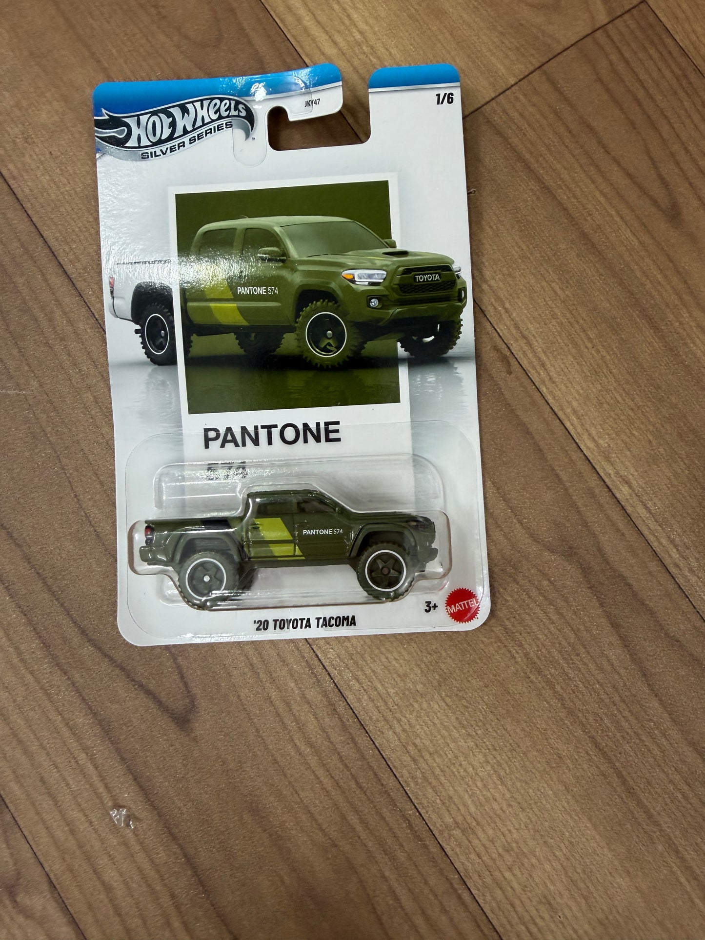 NEW JKY47 (HW  PANTONE AST)- Hot Wheels 2026 Pantone Collection Silver Celebration Series 1:64 Scale