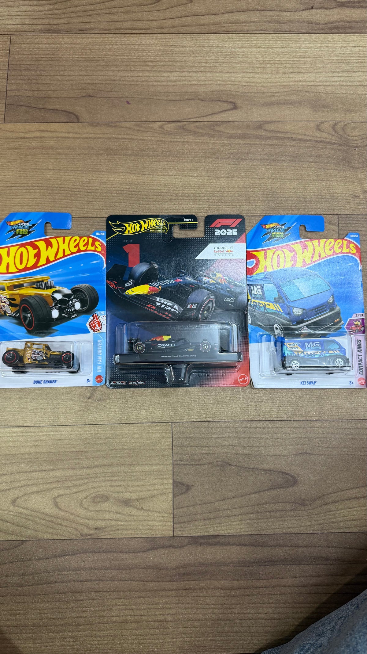 NEW MODELS- Hot Wheels 1:64 Scale Premium Race Team-HRV-11 (FORMULA 1 AST)