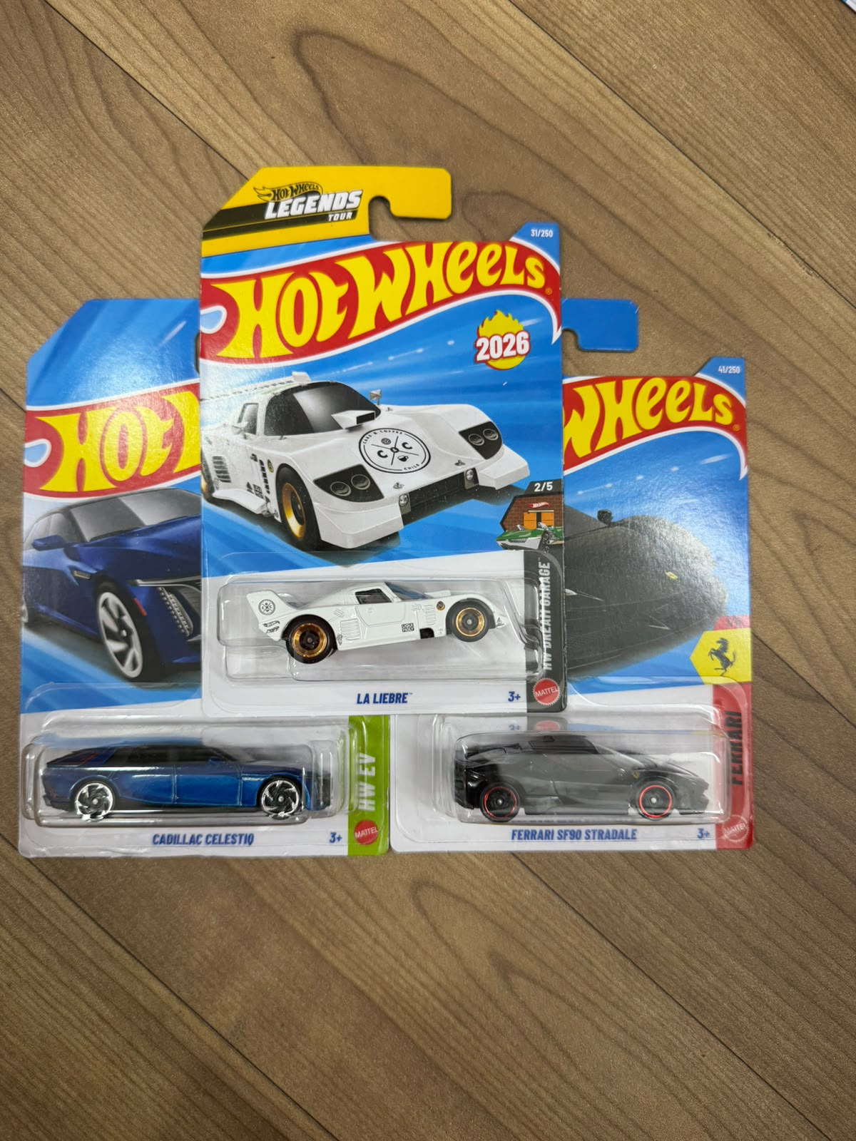 SINGLE HOT WHEELS CAR FERRARI SF90 STRADALE AND CADILLAC CELESTIQ AND LA LIEBRE