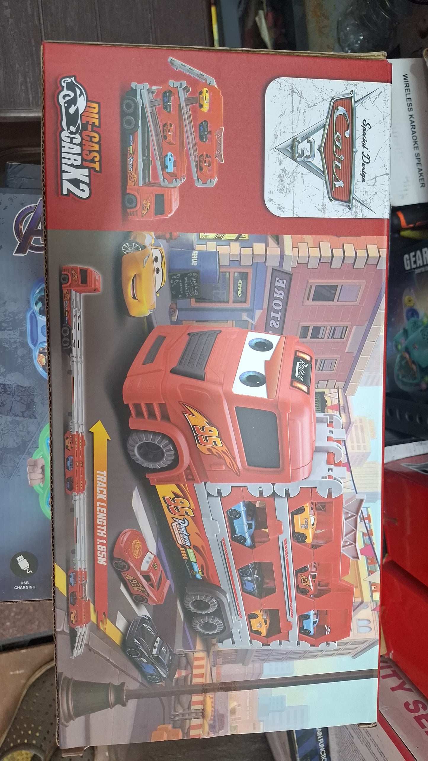 Deformation Truck/ Container Truck with Race Track- MCQUEEN