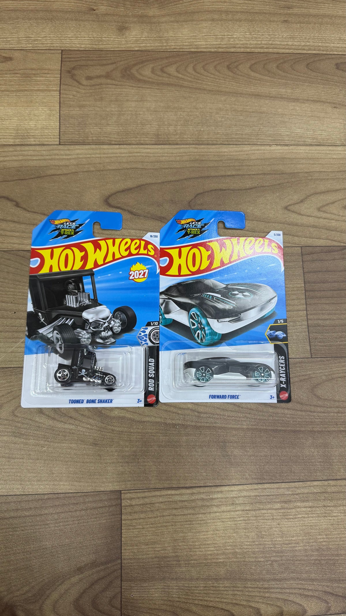 TOONED BONE SHAKER - A CASE OF 2027 SINGLE HOTWHEELS CAR AND  FORWARD FORCE SINGLE HOTWHEELS CARS