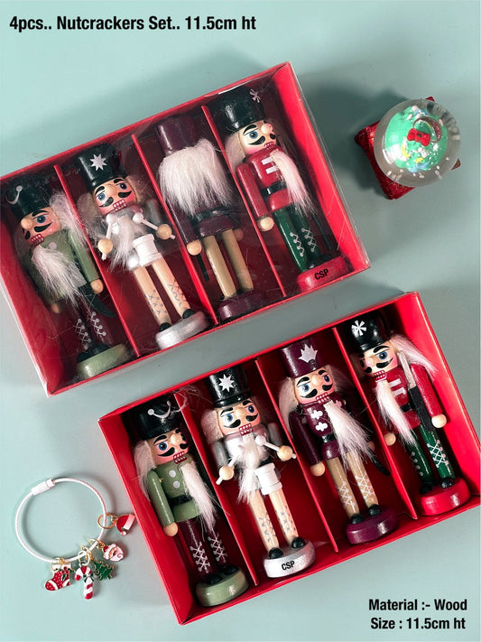 4pcs.. Wooden Nutcrackers Set
