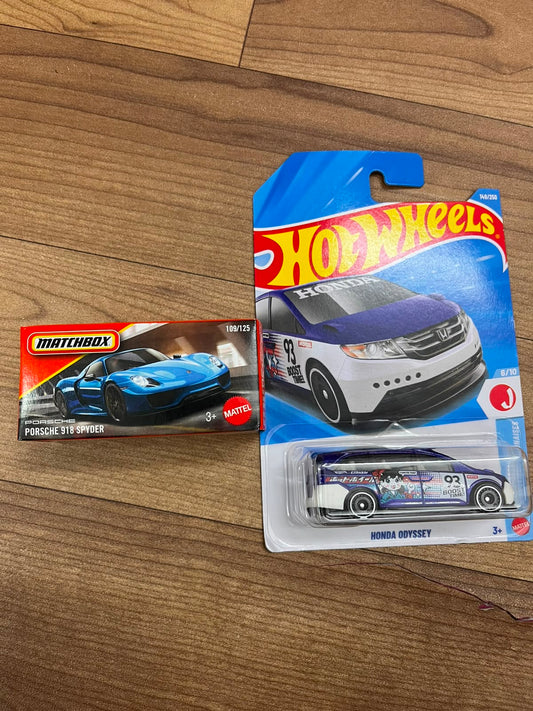 PORSCHE 918 SPYDER(MATCHBOX CAR) AND HONDA ODYSSEY HOTWHEELS SINGLE CAR